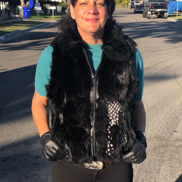 Black Rabbit Fur vest w/ studs - Picture 4 of 8